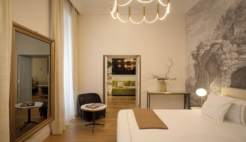 Suite, City View