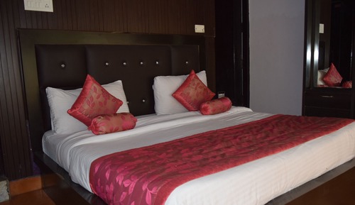 Deluxe Double Room, 1 Double Bed, Accessible, Smoking