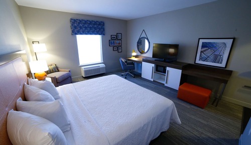Room, 1 King Bed, Accessible (Hearing)