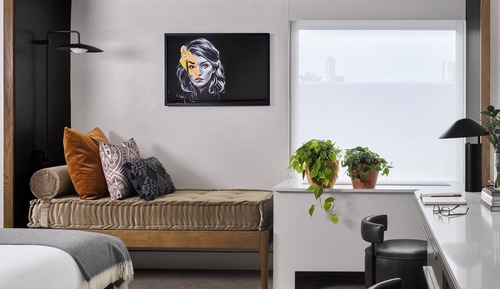 Premium Room, 1 King Bed, Courtyard View