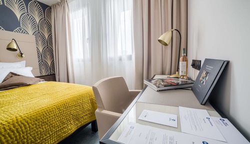 Superior Room, 1 Queen Bed, Non Smoking, City View (Twin bed on request)