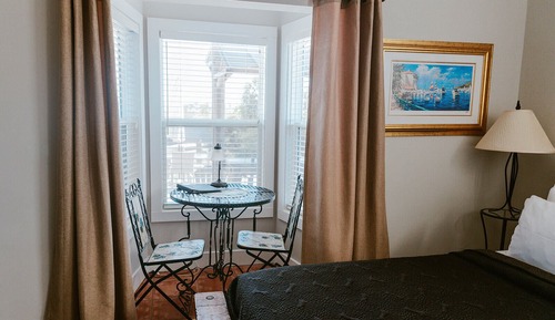 Standard Double Room, 1 Queen Bed, Ensuite, Bay View (Conch Shell)