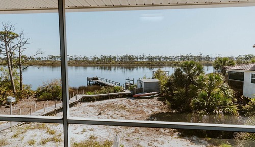 Double Room, Ensuite, Lagoon View (Turtle Shell Suite)