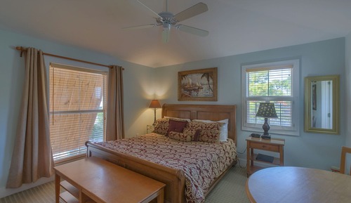 Standard Double Room, Ensuite (Coquina Shell)