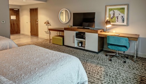 Room, 2 Queen Beds, Accessible, Bathtub