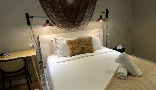 Standard Room, 1 Queen Bed