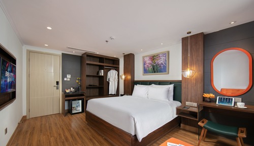 Family Room, Connecting Rooms