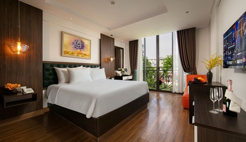 Suite, Balcony