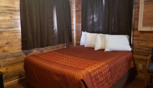 Standard Single Room, 1 Queen Bed