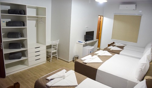 Family Room, 1 Bedroom