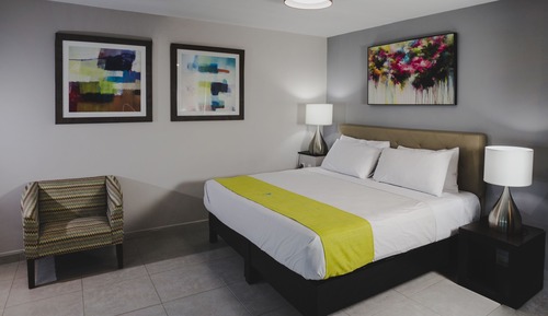 Deluxe Suite