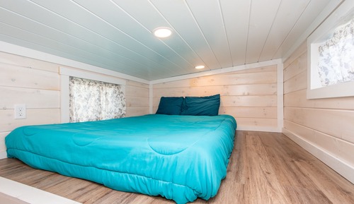 Cabin (Tiny House - Green Lifeguard Stand)