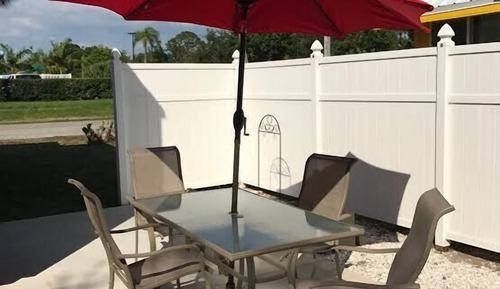 Cabin (Tiny House - Red Lifeguard Stand)
