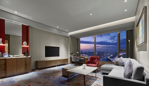 1 King 1 Bedroom Suite Sky Wheel View