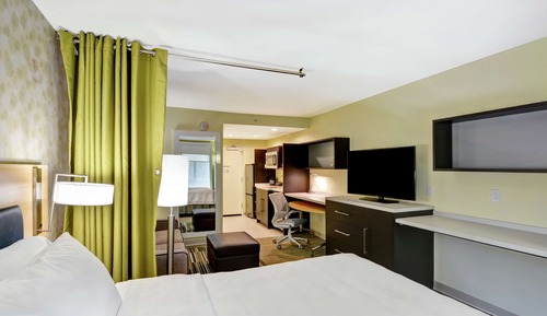 Studio, 1 Queen Bed, Accessible (Hearing)