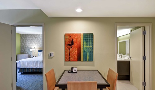 Suite, 1 Queen Bed, Accessible, Bathtub