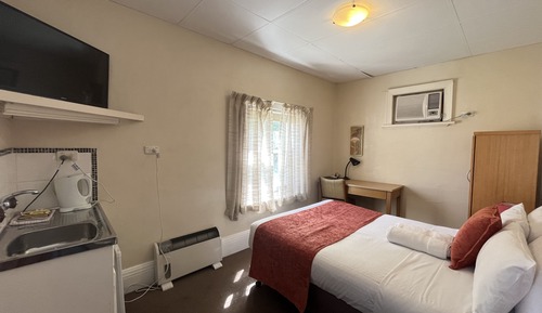 Basic Double Room, 1 Double Bed