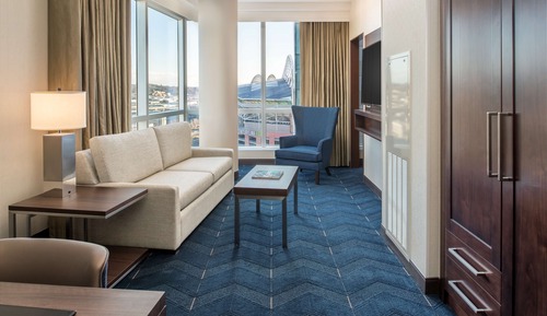 Suite, 1 King Bed with Sofa bed, Corner (2 Rooms)