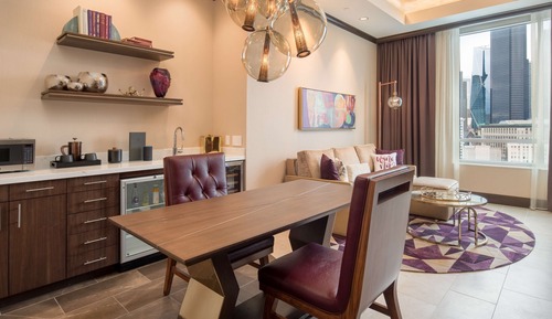 Penthouse, 1 King Bed (Skyline)
