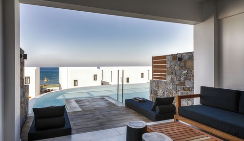 Luxury Room (Guestroom, Sharing Pool)