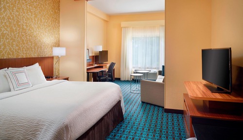 Suite, 1 King Bed, Mountain View (Mobility/Hearing Accessible, Tub)