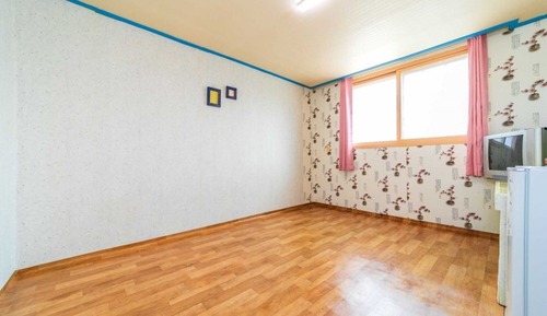 Room (Building B 202 Ondol)