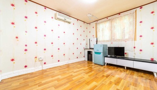 Room (Building A Room 403 (Ondol))