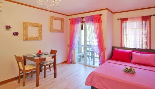 Room (2F)