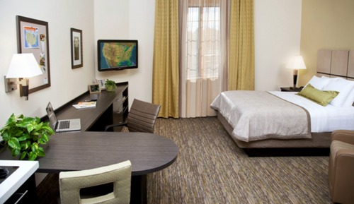 Studio Suite, 1 Queen Bed, Kitchen
