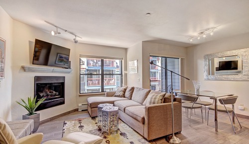 Condo, 2 Bedrooms