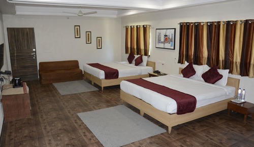 Basic Quadruple Room, 1 King Bed, Non Smoking, Mountain View