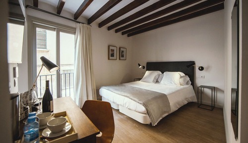 Double Room (2)