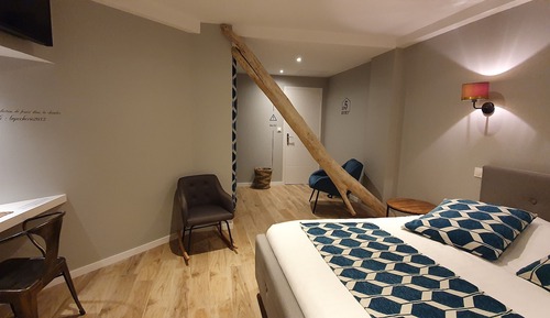 Chambre Double Deluxe, 1 grand lit, vue cour intérieure (les 5 ruches)