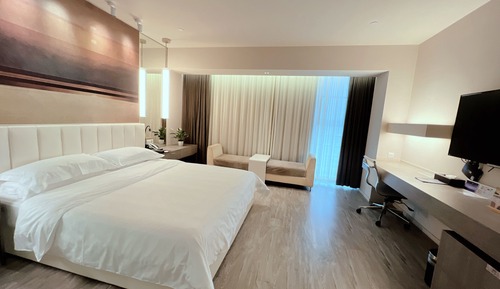 Double Room (Extreme Sassy)