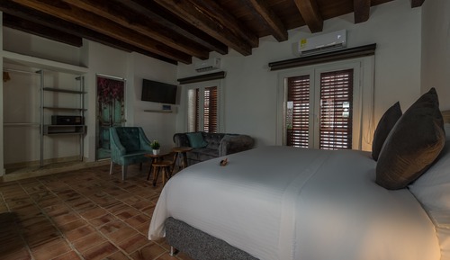 Suite, 1 King Bed