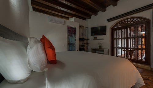 Superior Room, 1 King Bed