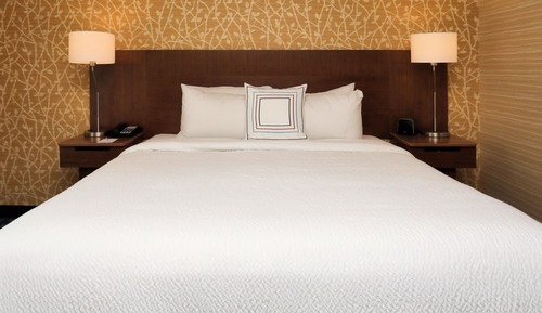 Suite, 1 King Bed with Sofa bed (Mobility/Hearing Accessible, Tub)