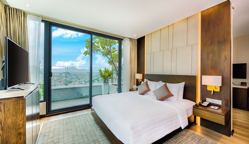 Suite, Balcony