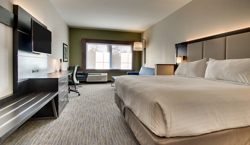 Standard Room, 1 King Bed