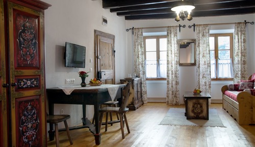 Deluxe Studio Suite