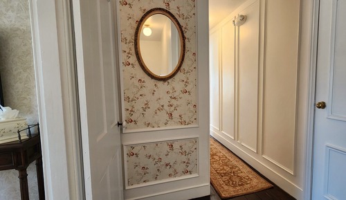 Room 1 Queen Bedroom Suite, Private Bathroom (Grand Mason)