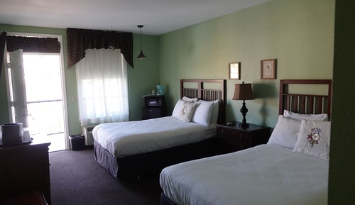Single Room, 2 Double Beds