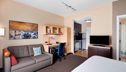 Executive Suite, 1 Queen Bed with Sofa bed, Non Smoking