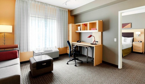 Suite, 1 Queen Bed with Sofa bed (Mobility/Hearing Accessible, Tub)