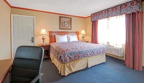 Deluxe Room, 1 King Bed, Non Smoking