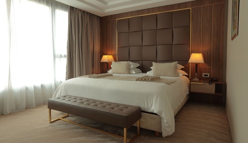 Signature Suite