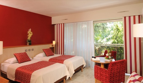 Comfort Room, City View