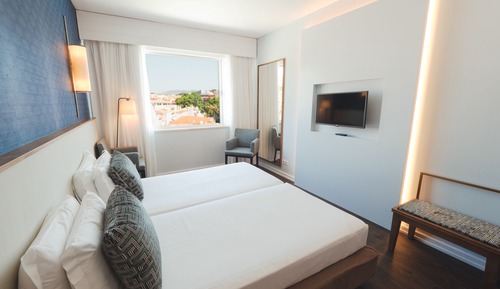 Superior Twin Room, City View