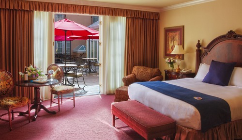 Premier Room, 1 King Bed, Patio, Courtyard Area