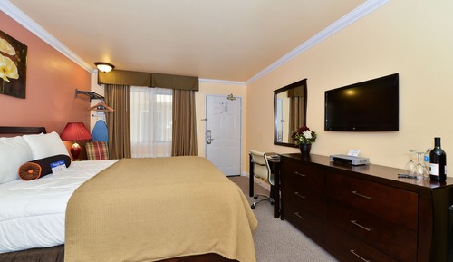 Suite, 1 Queen Bed, Non Smoking, Bathtub